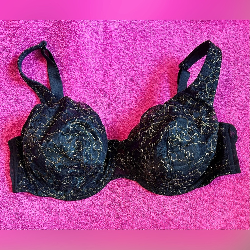 Black/Glittery Gold Lace Over Black Cup Liners Underwire Bra. NWOT.